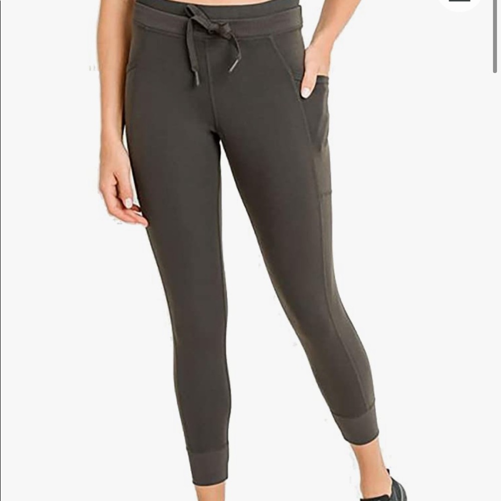 Mono B Capri Leggings/Joggers with pockets